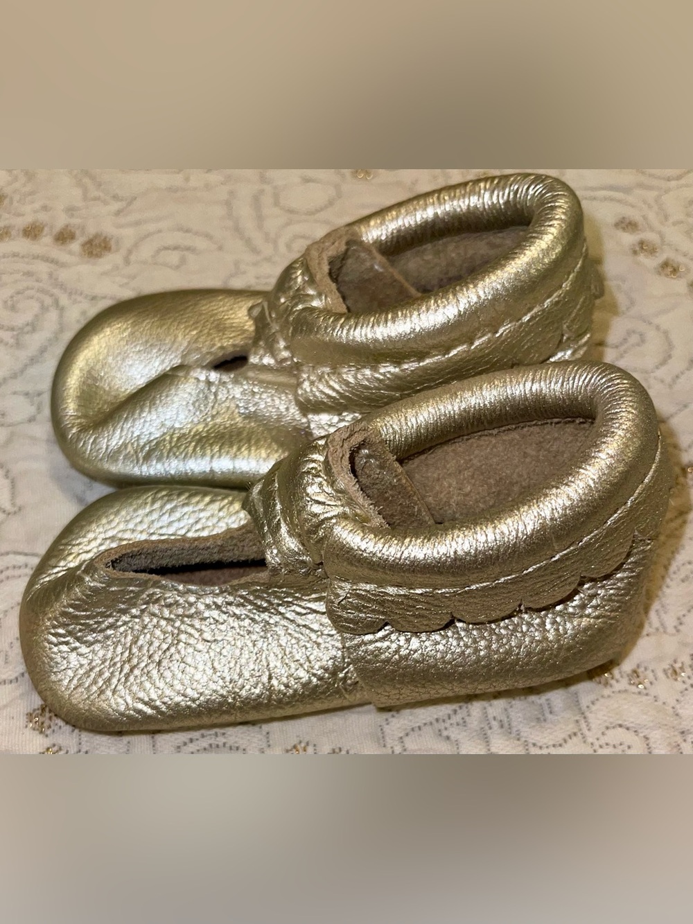 Freshly Picked baby metallic gold size 3 leather soft sole moccasin heart
